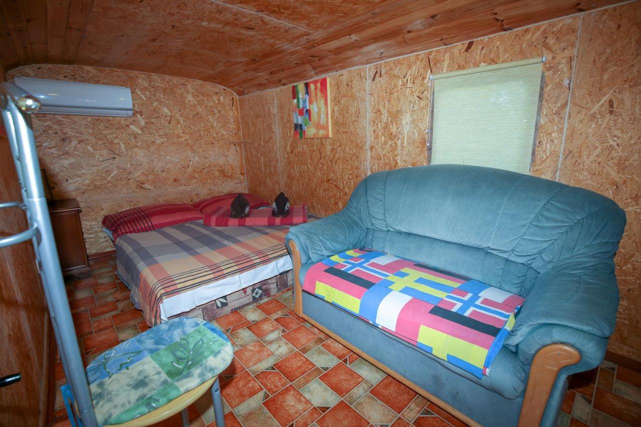 Karavan Štúrovo Zewnętrze zdjęcie